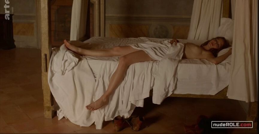 1. Axèle nude – Daydreams (2016)