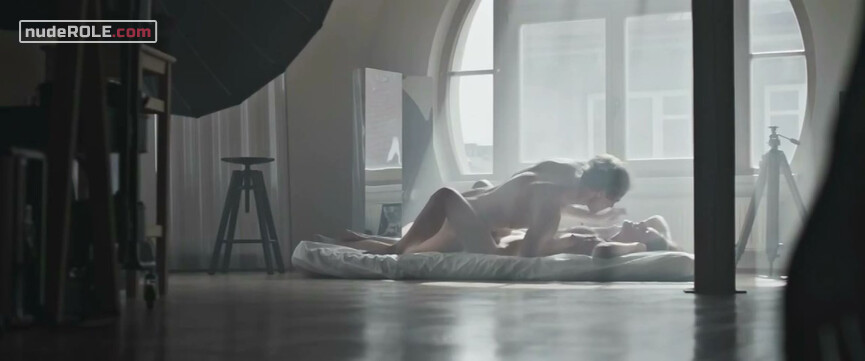 1. Eliska nude – Poslouchej (2019)
