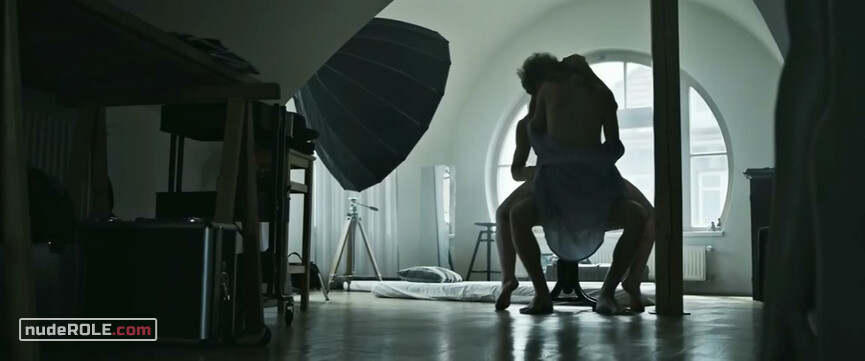 6. Eliska nude – Poslouchej (2019)