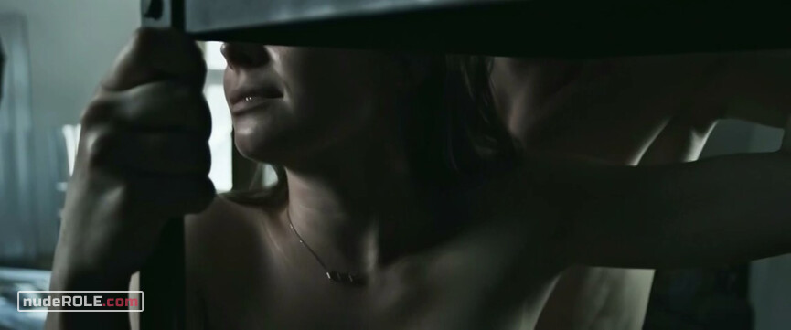 8. Eliska nude – Poslouchej (2019)