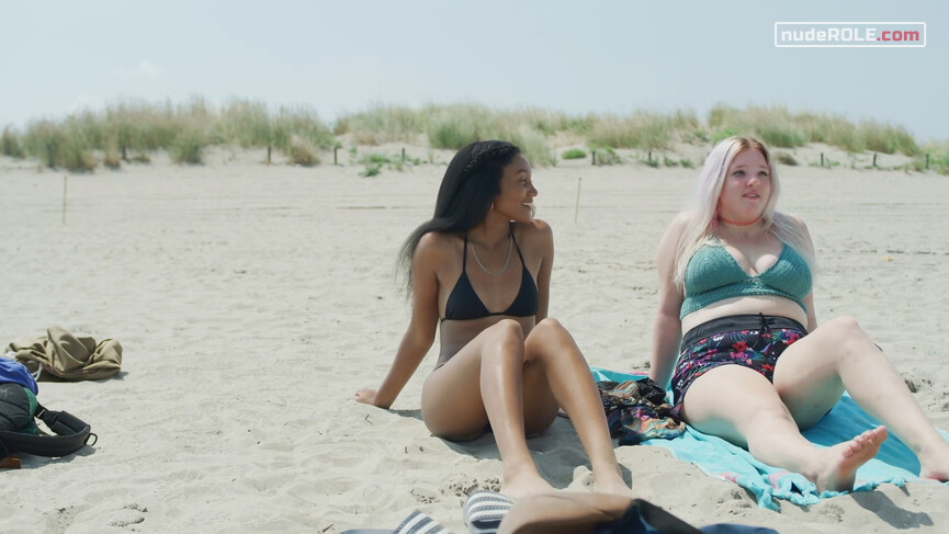 6. Sarah Wilson nude, Maggie Teixeira sexy – We Are Who We Are s01e01 (2020)
