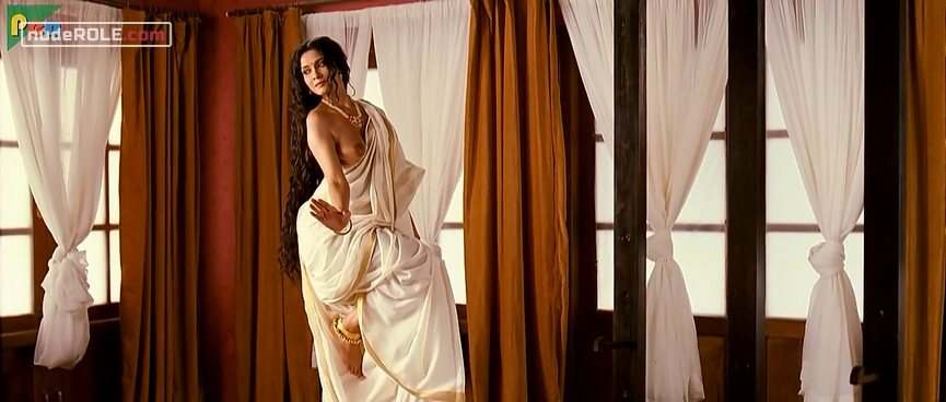 4. Sugandha nude – Rang Rasiya (2008)