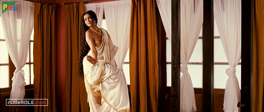 4. Sugandha nude – Rang Rasiya (2008)