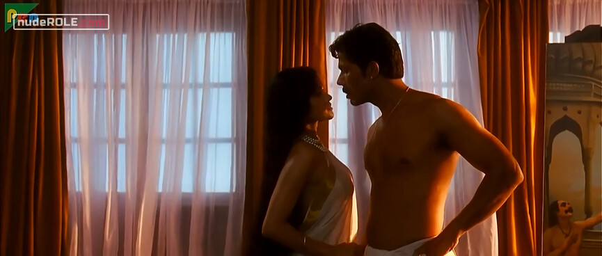 9. Sugandha nude – Rang Rasiya (2008)