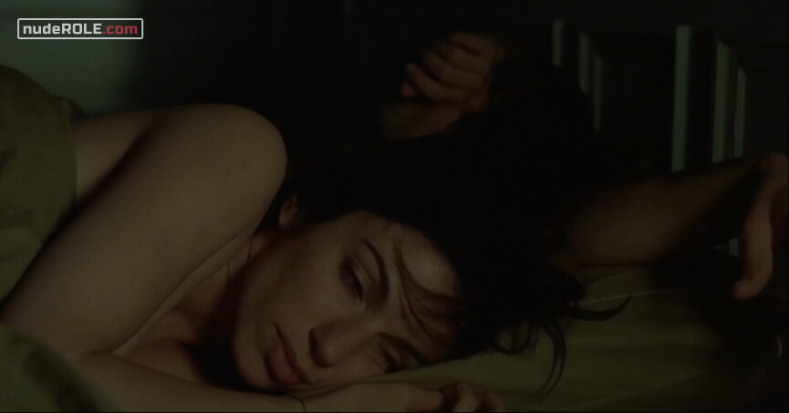 2. Aline nude, Minskov's Girlfriend sexy – The Beat That My Heart Skipped (2005)