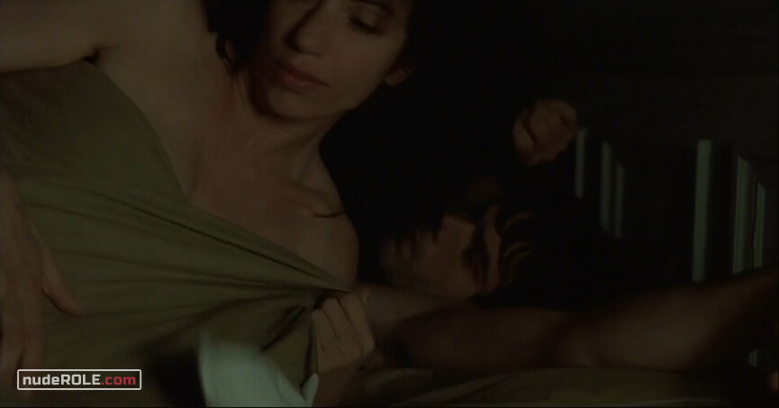 3. Aline nude, Minskov's Girlfriend sexy – The Beat That My Heart Skipped (2005)