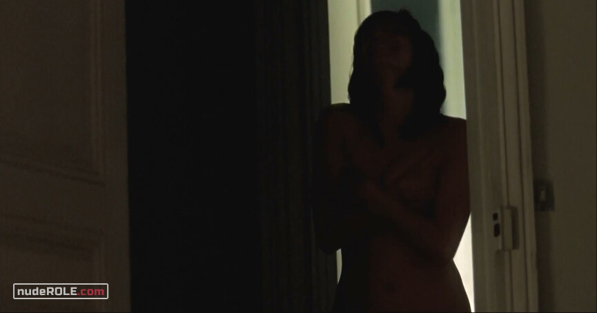 7. Aline nude, Minskov's Girlfriend sexy – The Beat That My Heart Skipped (2005)