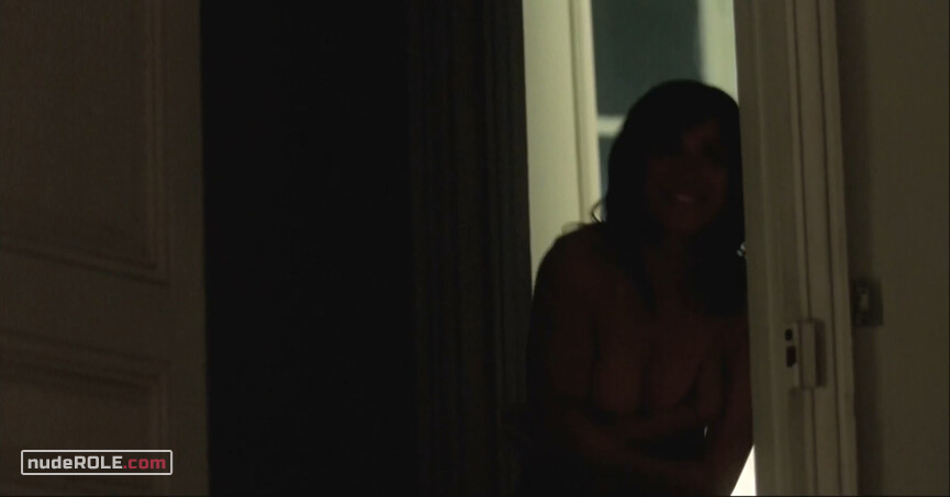8. Aline nude, Minskov's Girlfriend sexy – The Beat That My Heart Skipped (2005)