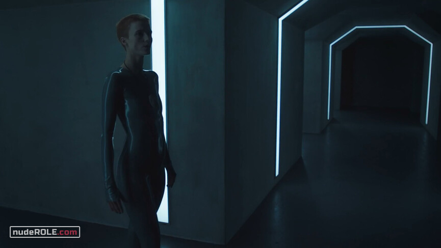 21. Mother nude – Raised by Wolves s01e06-07 (2020)