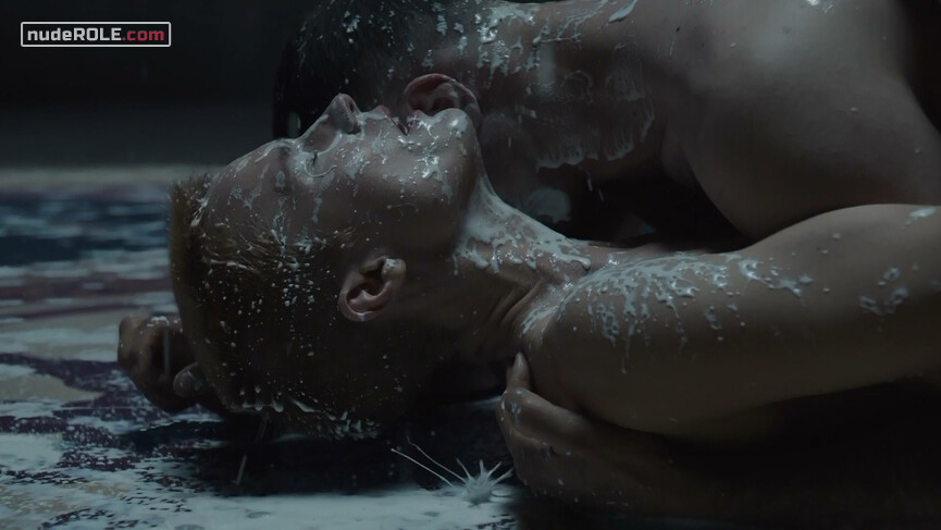 35. Mother nude – Raised by Wolves s01e06-07 (2020)