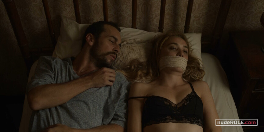 14. Vane nude – The Paramedic (2020)