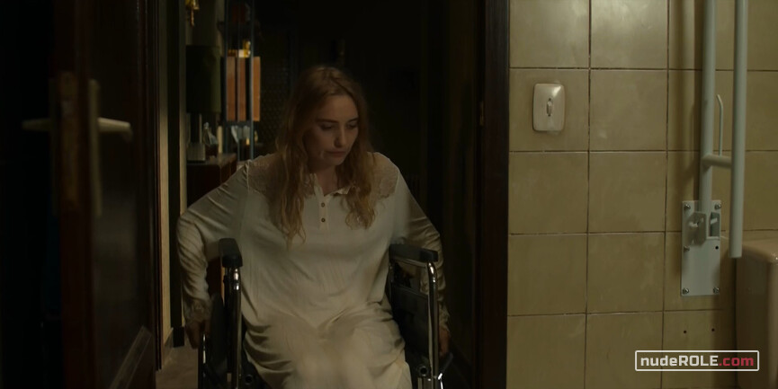 22. Vane nude – The Paramedic (2020)