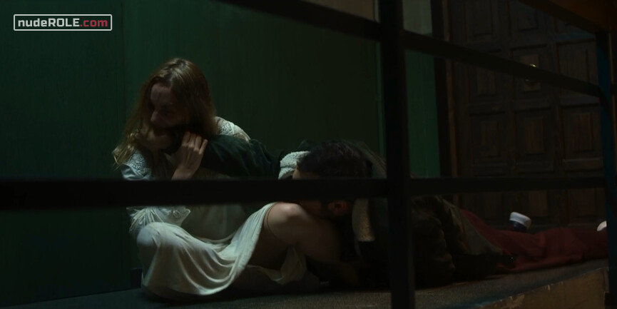 24. Vane nude – The Paramedic (2020)