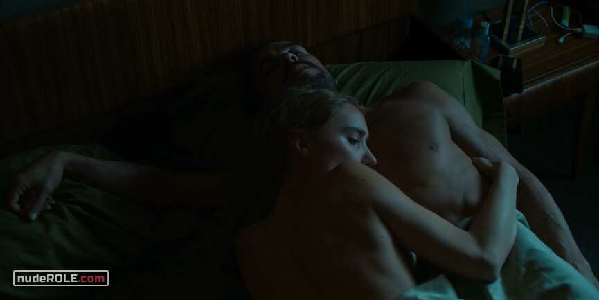 5. Vane nude – The Paramedic (2020)