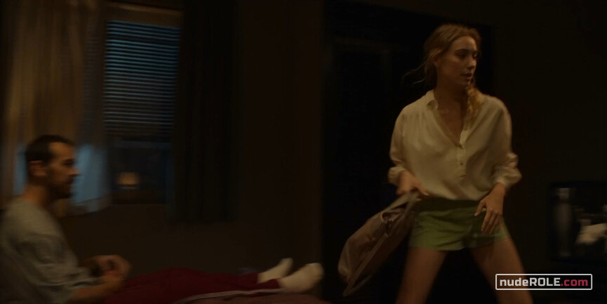 8. Vane nude – The Paramedic (2020)