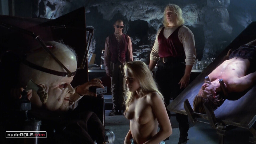 17. Loretta nude, Ernestina (as Dianne Colazzo) nude – Head of the Family (1996)