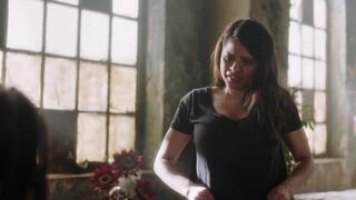 Mel Vera sexy, Jada Shields sexy – Charmed s01e13 (2018)