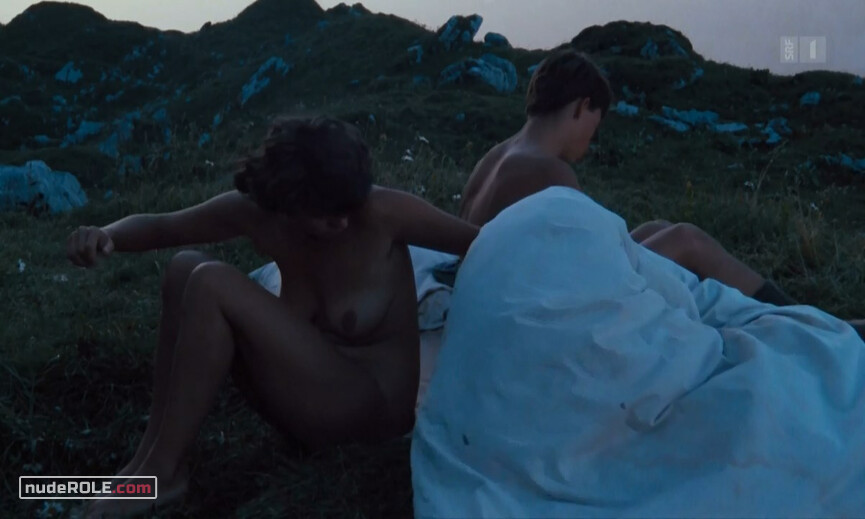 1. Belli nude – Alpine Fire (1985)
