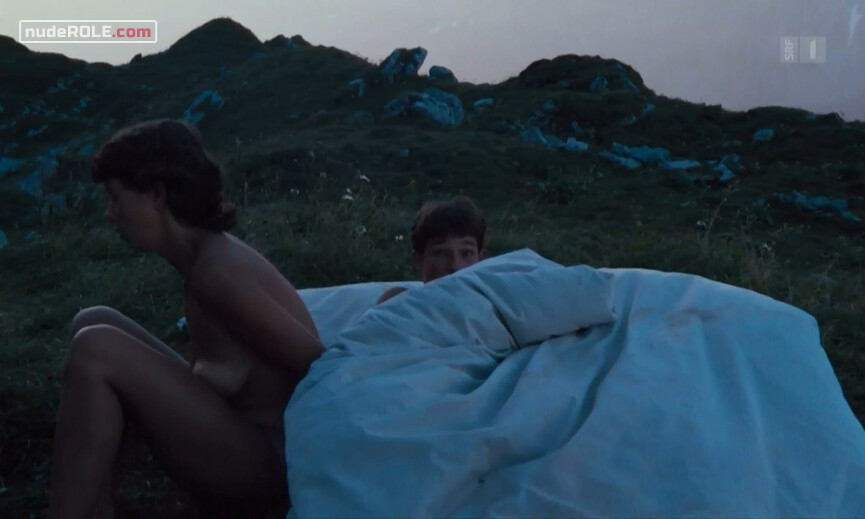 5. Belli nude – Alpine Fire (1985)