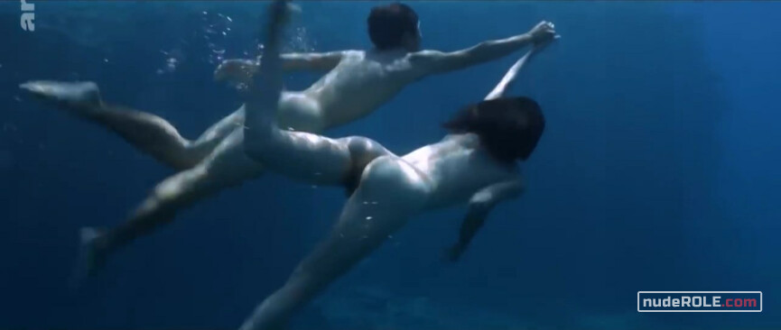 1. Kyoko nude – Still the Water (2014)