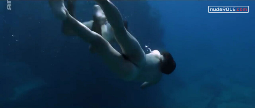 7. Kyoko nude – Still the Water (2014)