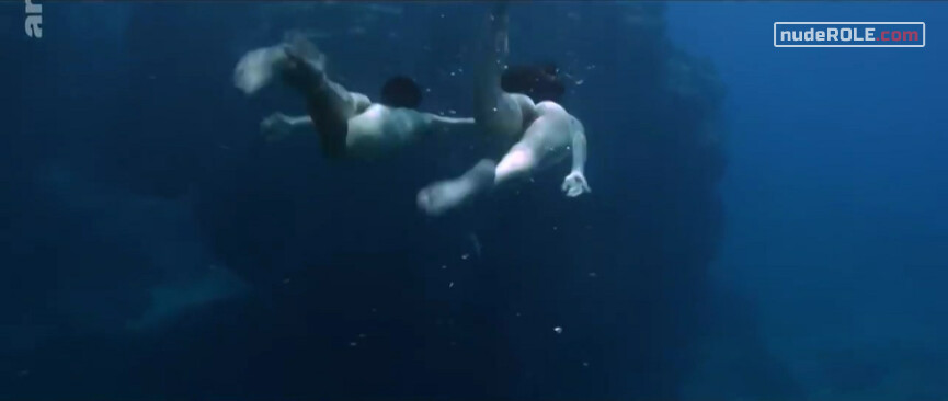 9. Kyoko nude – Still the Water (2014)