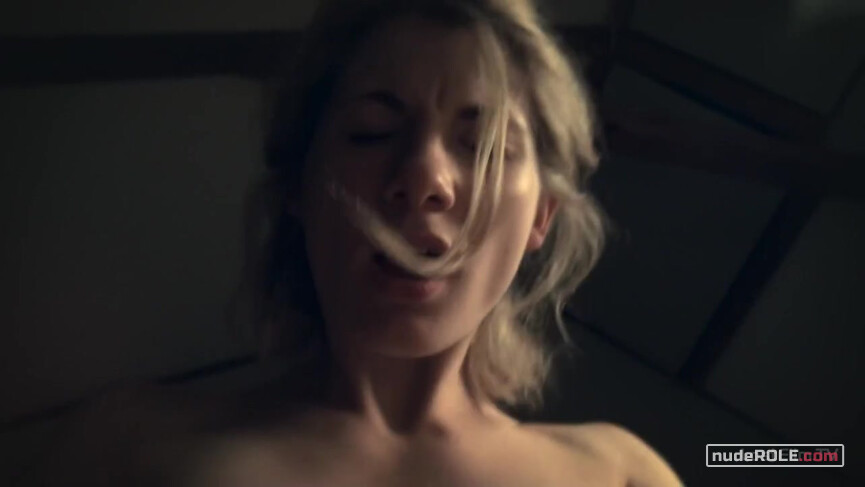 1. Ffion sexy – Black Mirror s01e03 (2011)
