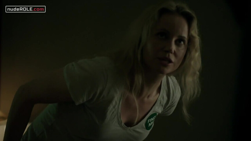 2. Saga Norén nude – The Bridge s03e04 (2011)