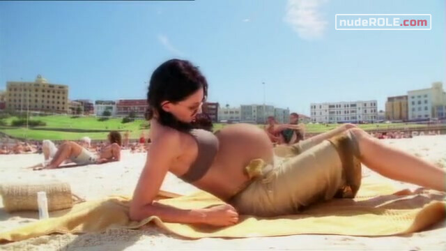 3. Aeryn Sun sexy – Farscape s04e01 (2004)