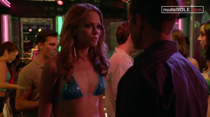 3. Nadia sexy – Dexter s07e09 (2012)