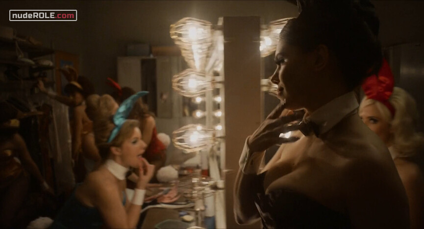 4. Young Gloria Steinem sexy, Dorothy Pitman Hughes sexy, Gloria Steinem sexy – The Glorias (2020)