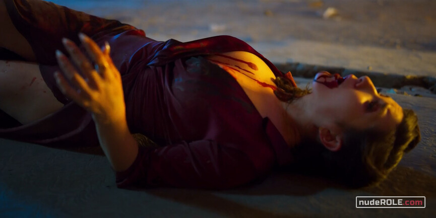 24. Rubí nude, Diva sexy – Dark Forces (2020)