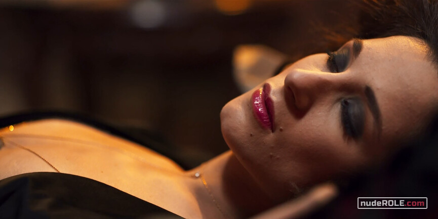 6. Rubí nude, Diva sexy – Dark Forces (2020)
