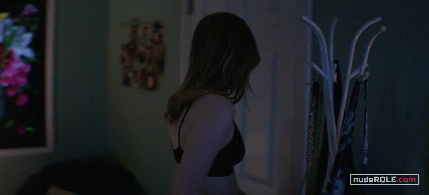 2. Veronica Sawyer sexy – Heathers s01e02 (2018)