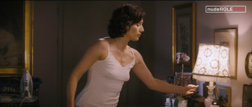 3. Gloria Goodfellow sexy – Keeping Mum (2005)