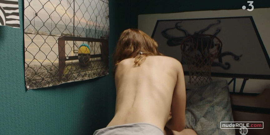 14. Laura Mancini nude, Grazia nude – Il silenzio dell'acqua s01e01e02e03e07e08 (2019)