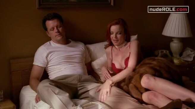 8. Bree Van de Kamp sexy – Desperate Housewives s01e06 (2004)