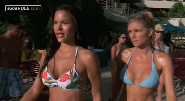 1. Leigh Dyer sexy, Kekoa Tanaka sexy – Baywatch: Hawaiian Wedding (2003)