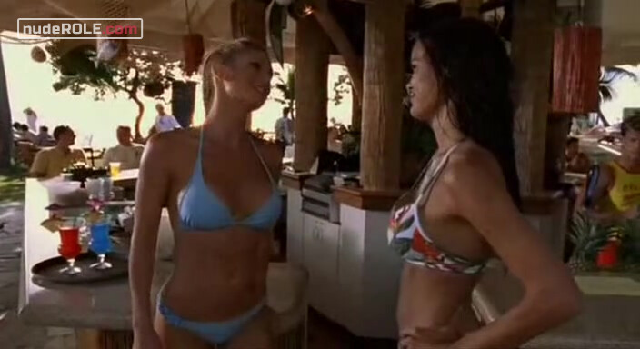 4. Leigh Dyer sexy, Kekoa Tanaka sexy – Baywatch: Hawaiian Wedding (2003)