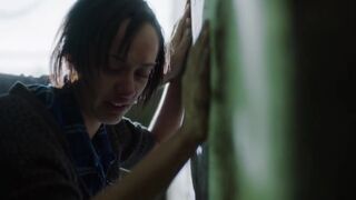 Riley sexy – Hit & Miss s01e03 (2012)