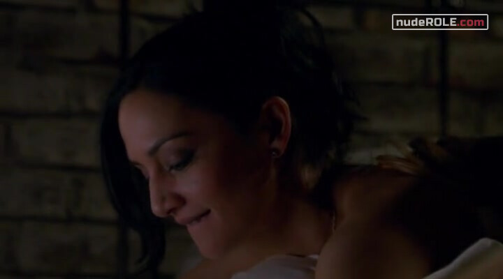 2. Kalinda Sharma sexy, Detective Jenna Villette sexy – The Good Wife s05e11 (2013)
