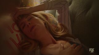 Whitney sexy, Gretchen sexy – You're the Worst s04e10 (2017)