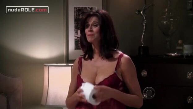 8. Chelsea sexy – Two and a Half Men s06e08 (2008)