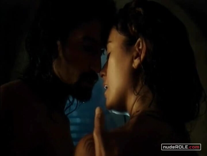 1. Shirah sexy – The Dovekeepers s01e02 (2015)