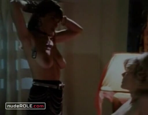 2. Rita nude, Jeannie nude – Sexual Outlaws (1994)