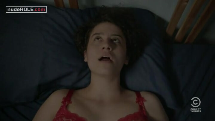 3. Ilana Wexler sexy – Broad City s01e06 (2014)