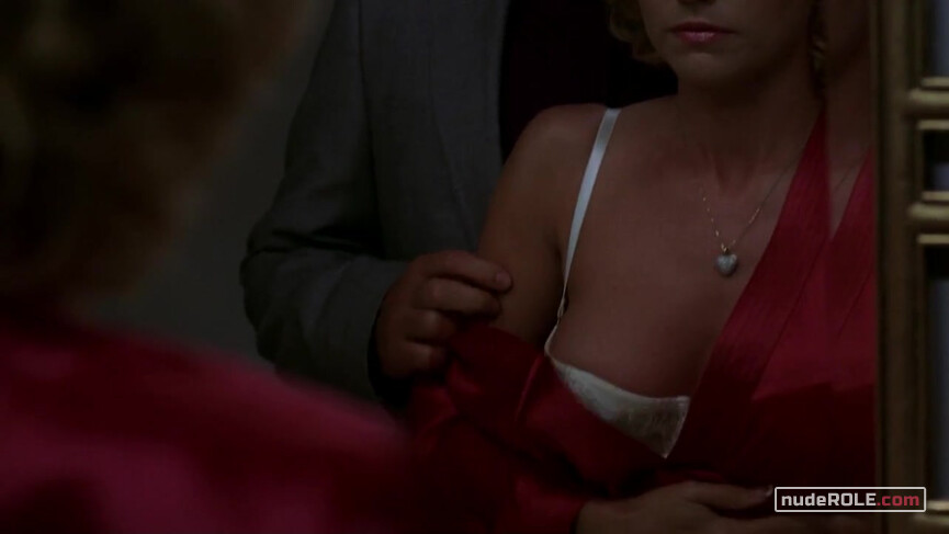 1. Kimber Henry sexy – Nip/Tuck s04e07 (2007)