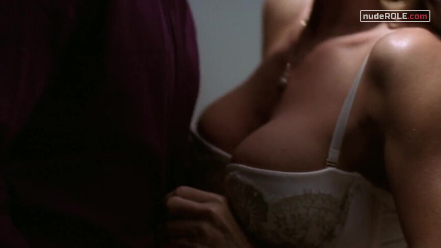 4. Kimber Henry sexy – Nip/Tuck s04e07 (2007)