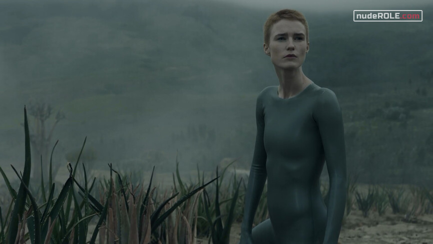 14. Mother nude – Raised by Wolves s01e01 (2020)