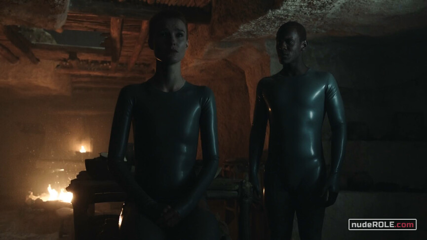 26. Mother nude – Raised by Wolves s01e01 (2020)